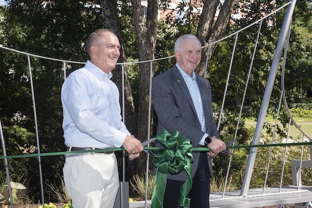 bench-is-donated-to-the-city